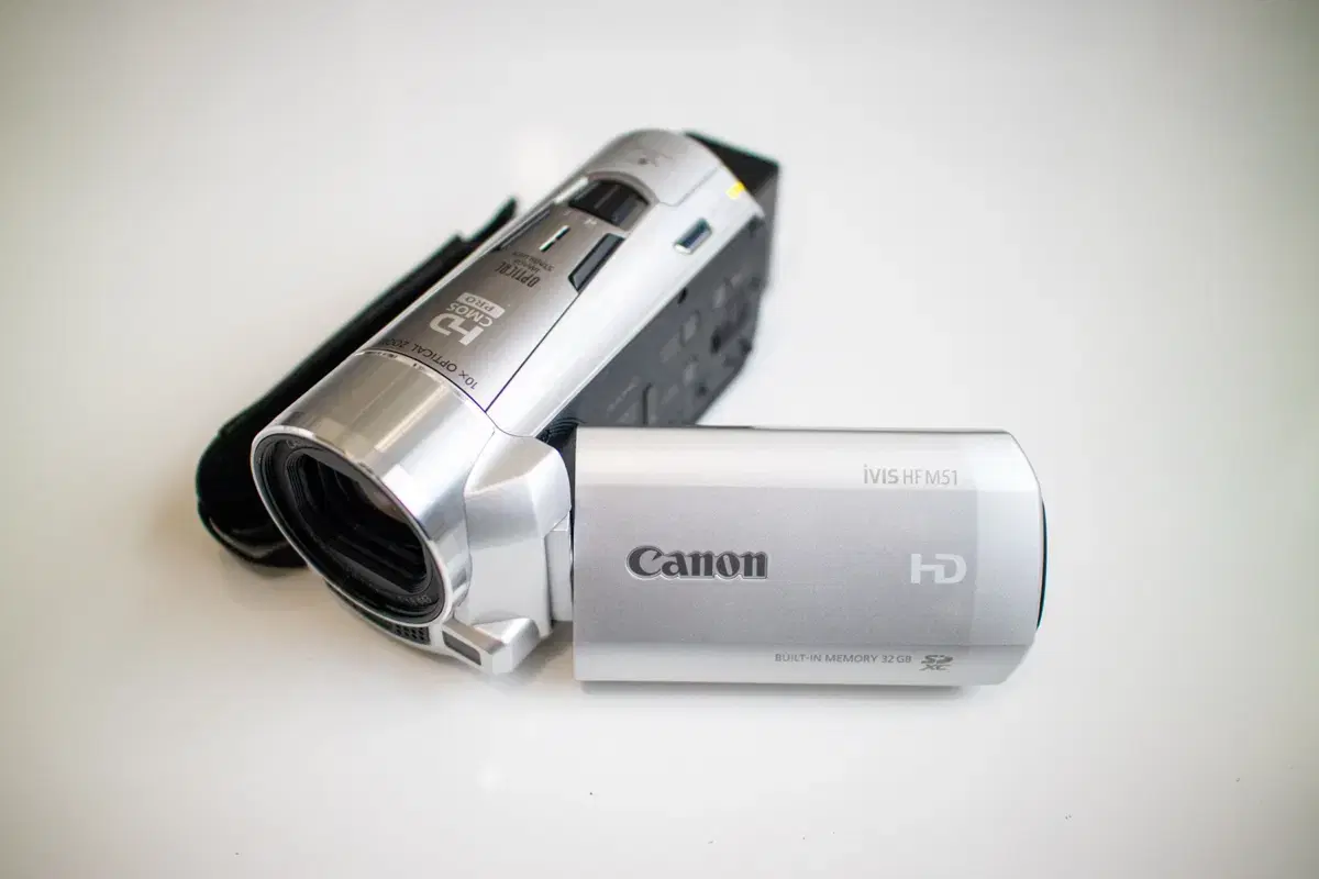 Canon iVIS HF M51